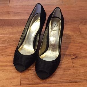 Adrianna Papel Farrel Pumps Size 8 Like New